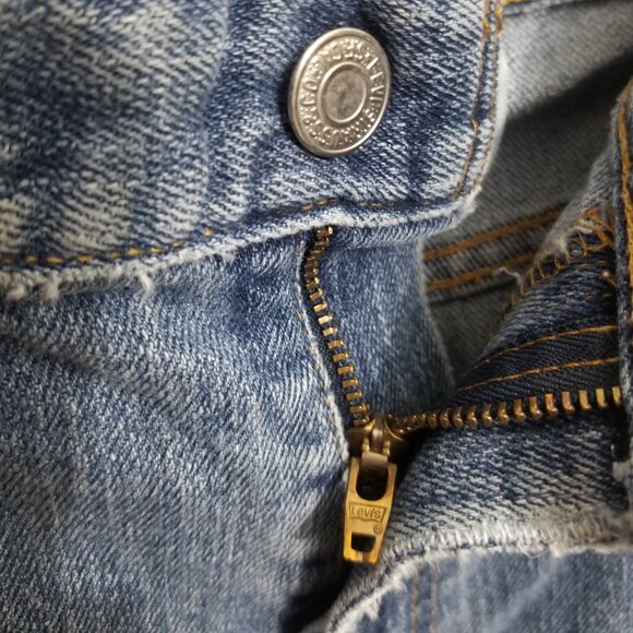 pair 2 of 2: Levi's 550 relaxed 36 x 32 men's jeans - Picture 4 of 8